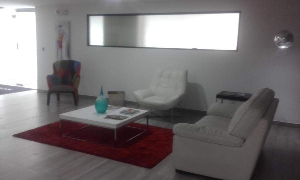 Ejecutivo Vista a Quito, Cerca a la Carolina - Housity
