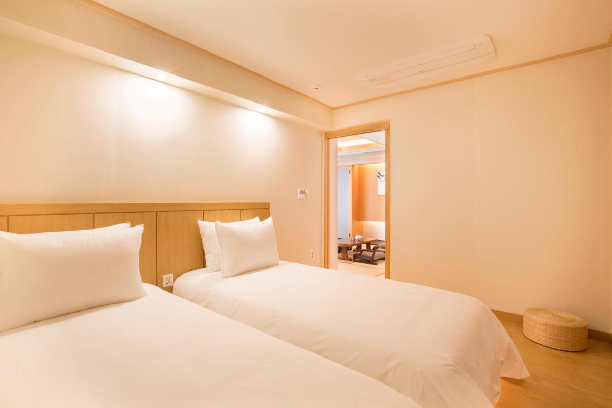 Tomonoya Ryokan Geoje - Housity