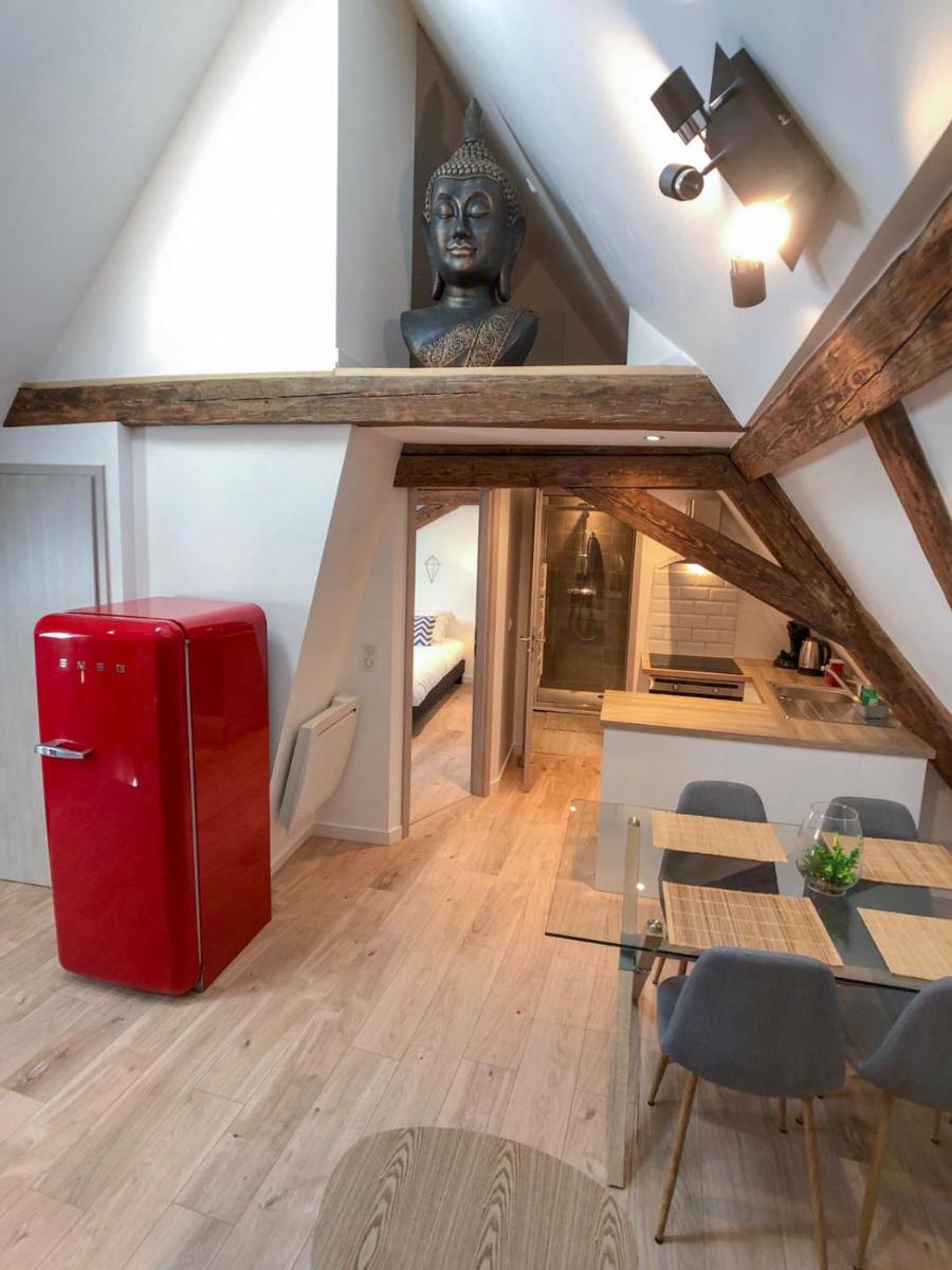 Beauty & The Beast - Old Town Cosy Apartments - Housity