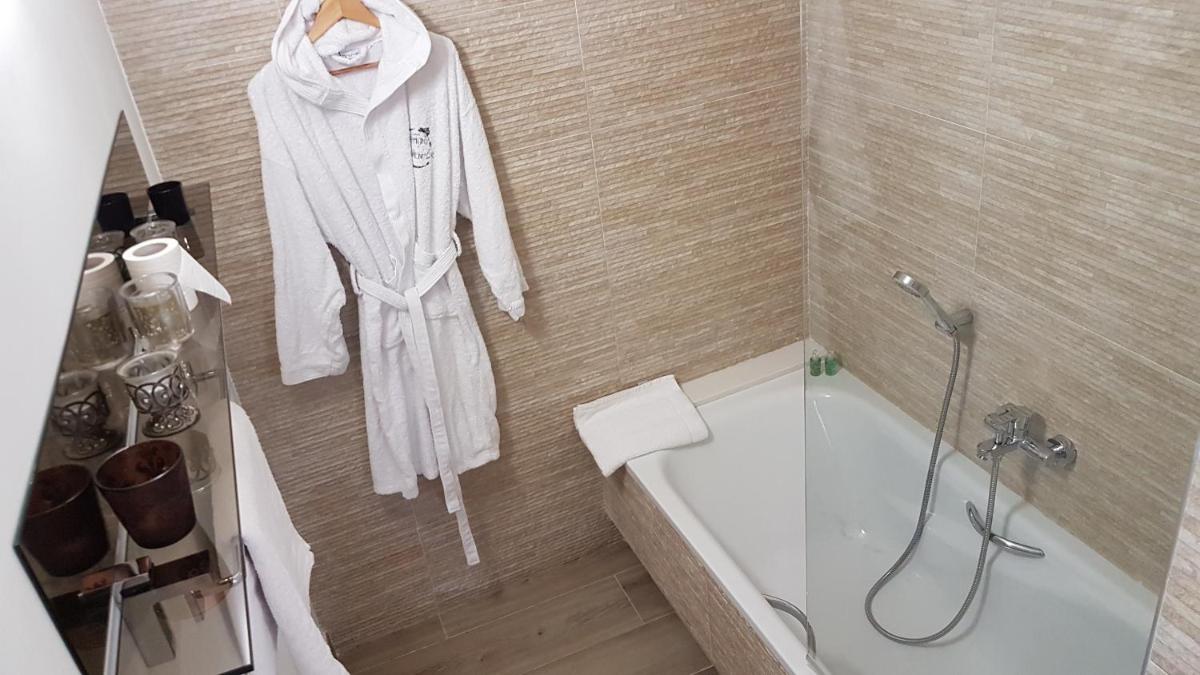 Un baño de Artmonia