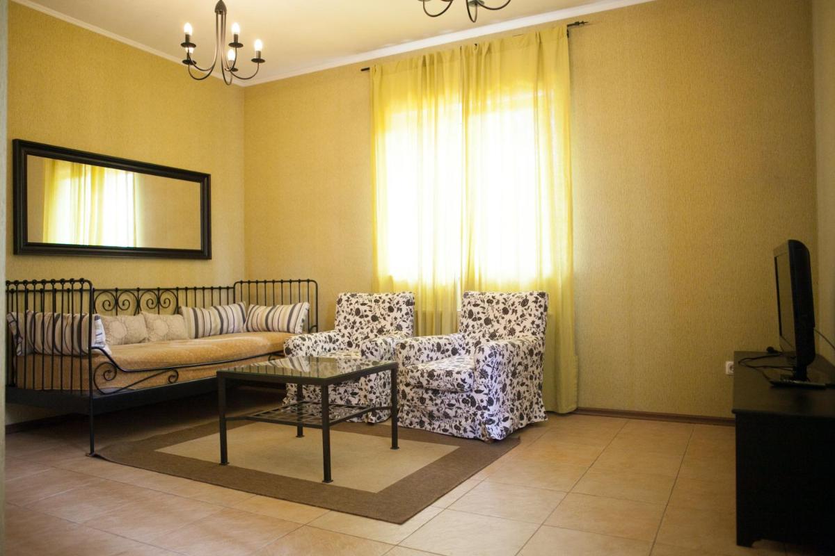Karina - Housity