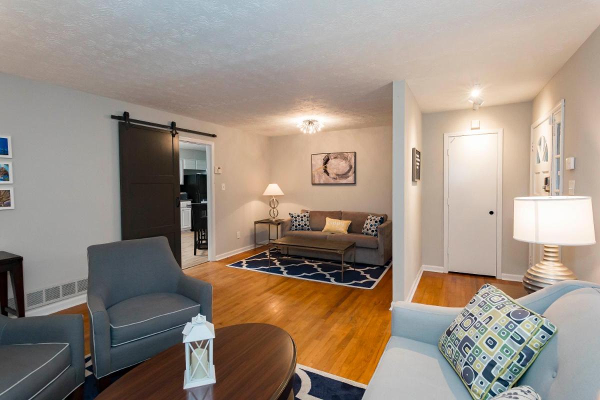 Luxury Home w/GameRoom KingSizeBed near Six Flags - Housity