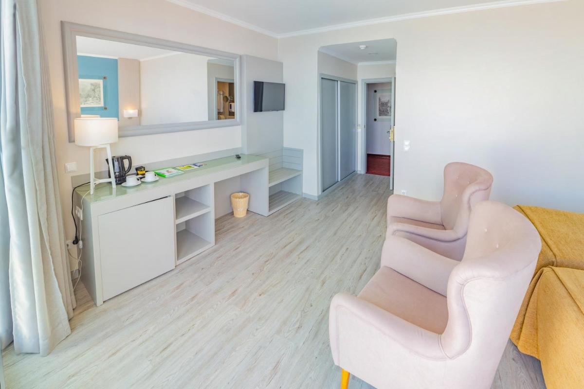 A cozinha ou kitchenette de Hotel Orca Praia