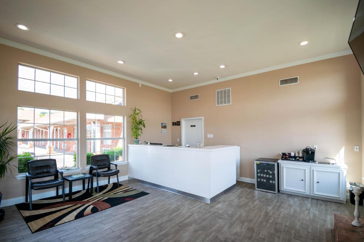 Countryside Inn - Housity