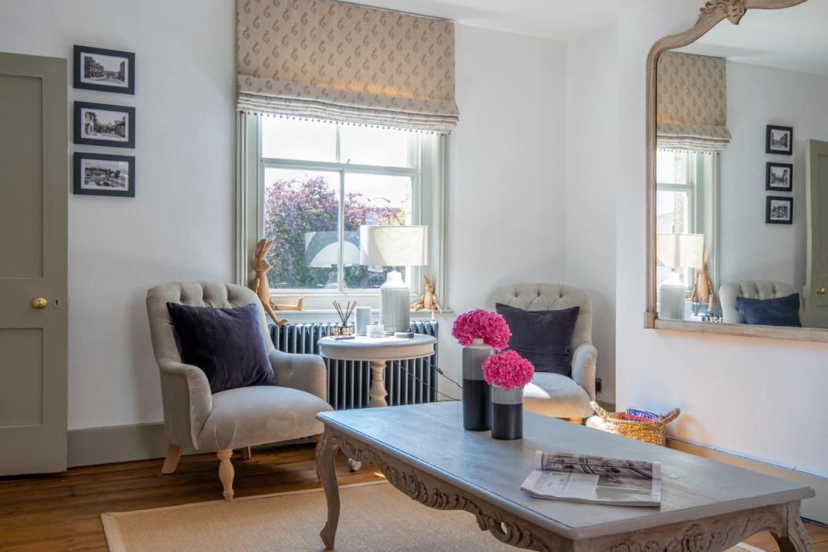 A Luxury Retreat in the Heart of Arundel - Housity