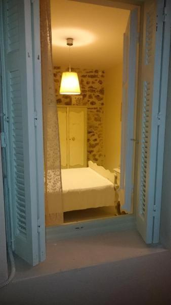 Artistic House in Limni Evias - Housity