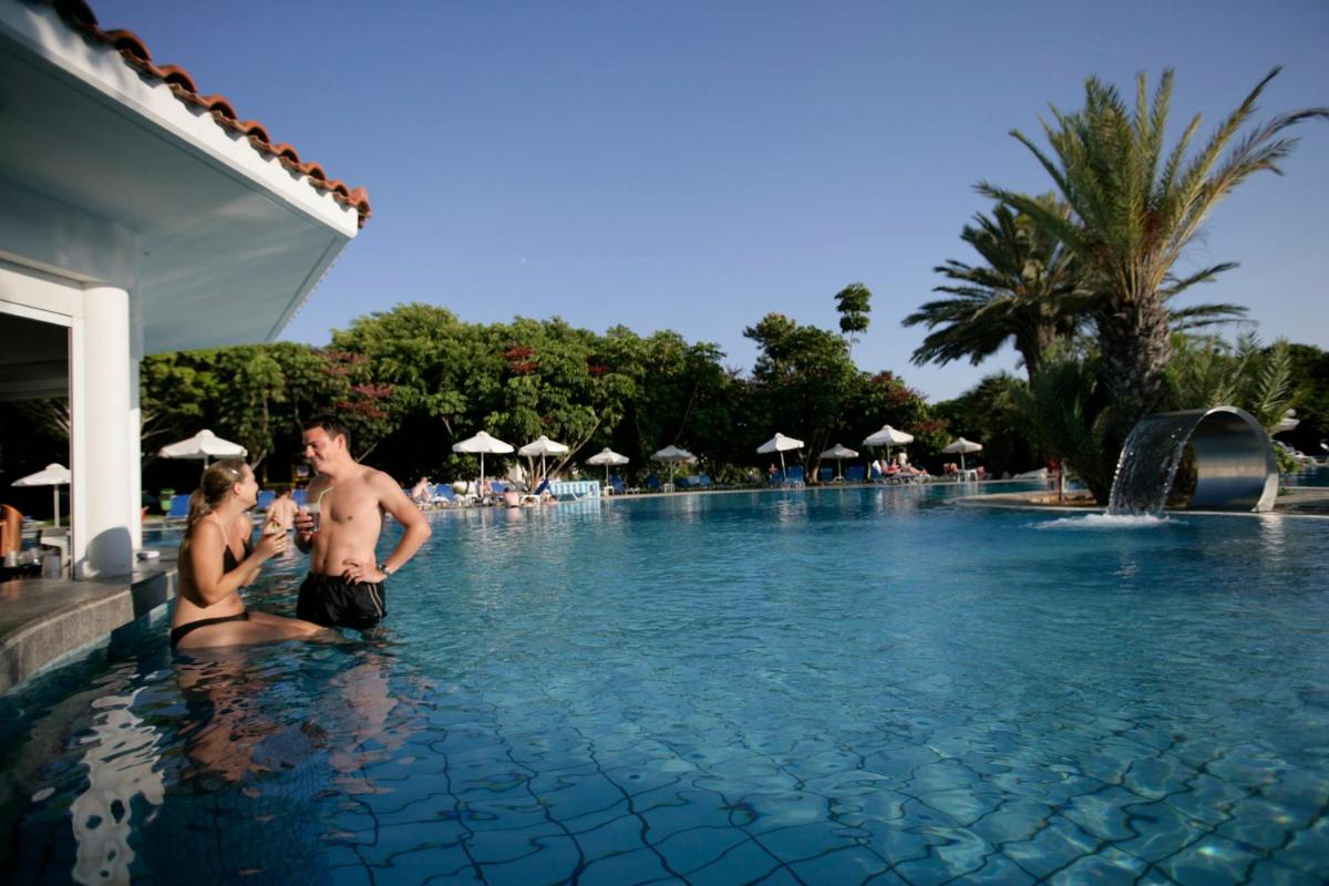 Avanti Hotel - Housity