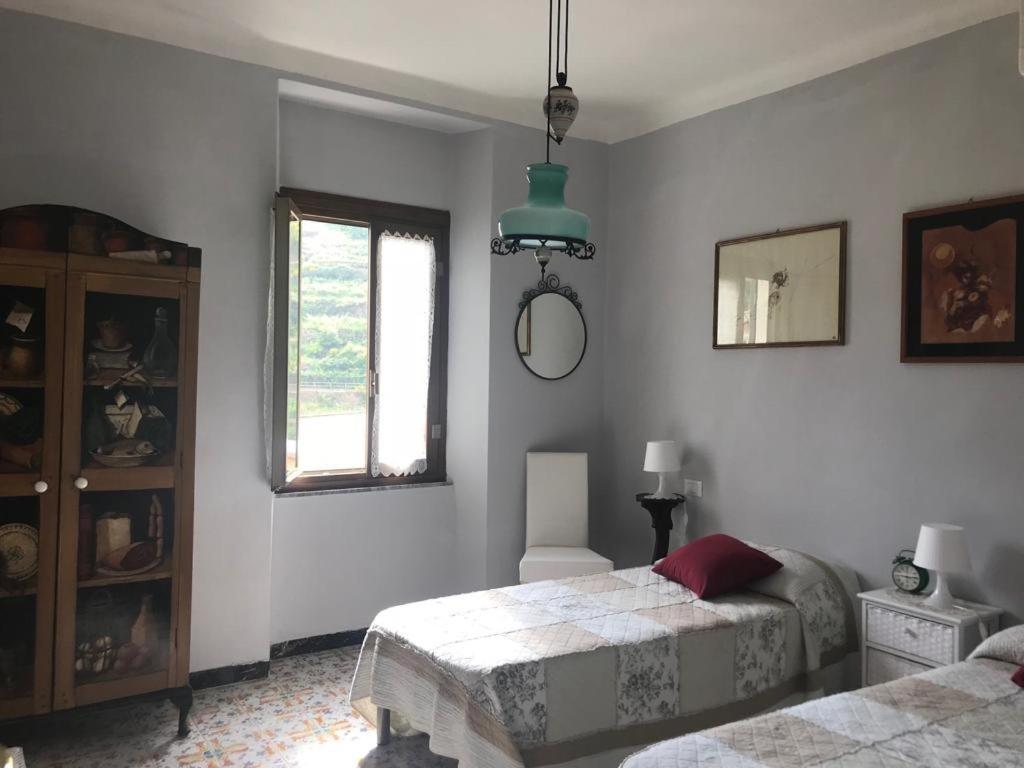 Pearl Gray House (in Manarola 5terre) - Housity
