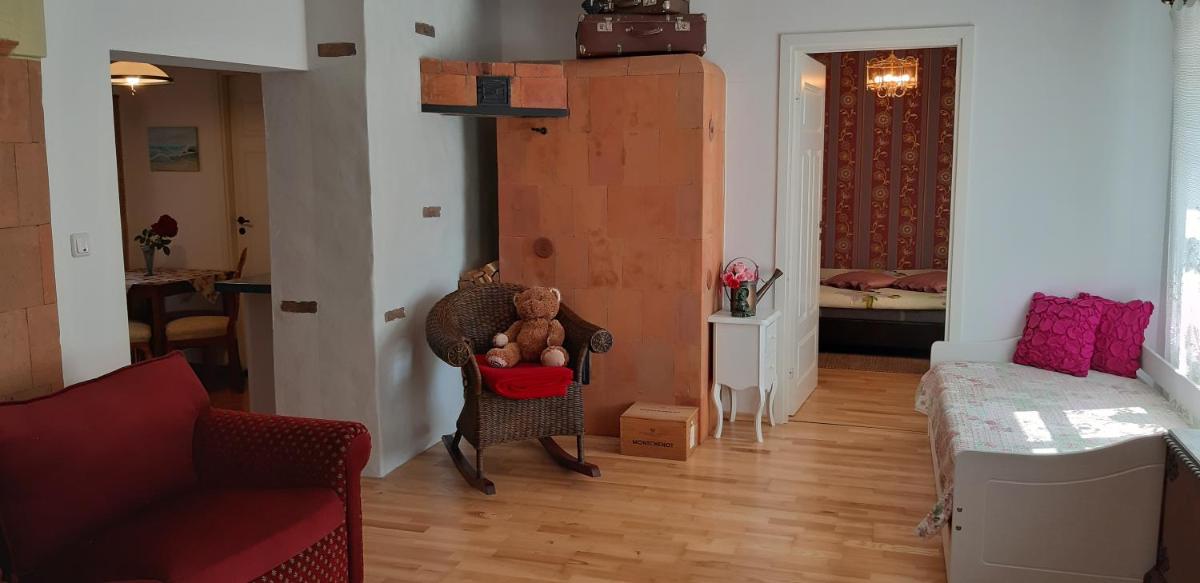 Theodori Holiday House - Housity