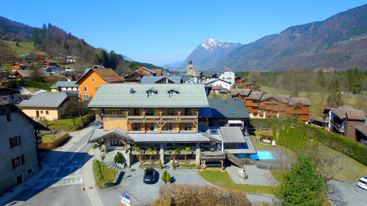 Vue générale sur la montagne ou vue sur la montagne depuis l'hôtel