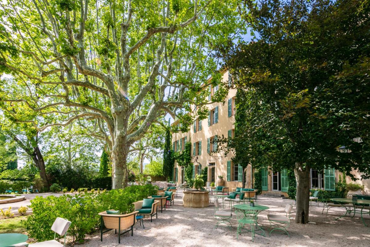 Jardin de l'établissement Hôtel - Restaurant & Spa La Magdeleine - Mathias Dandine