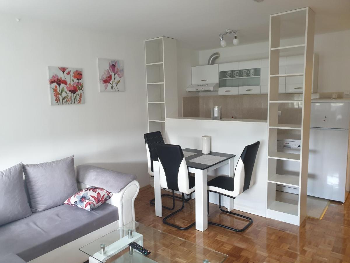 Elena apartman - Housity