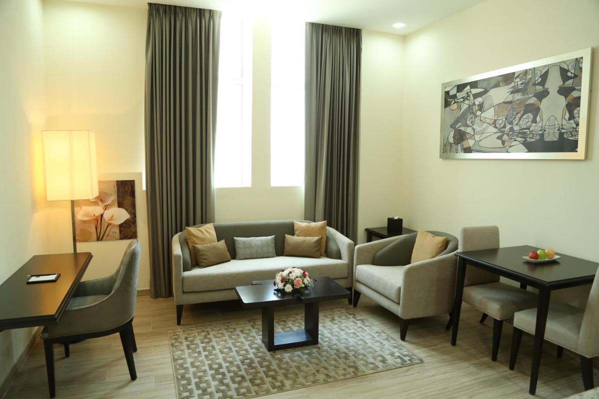 Uptown Hotel Apartment Fujairah By Gewan - Housity