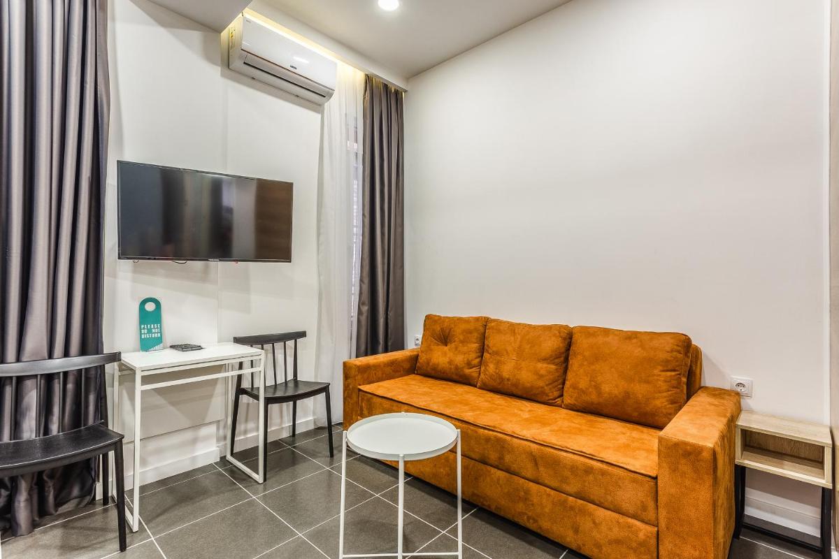8 Rooms Apartotel On Meidan - Housity