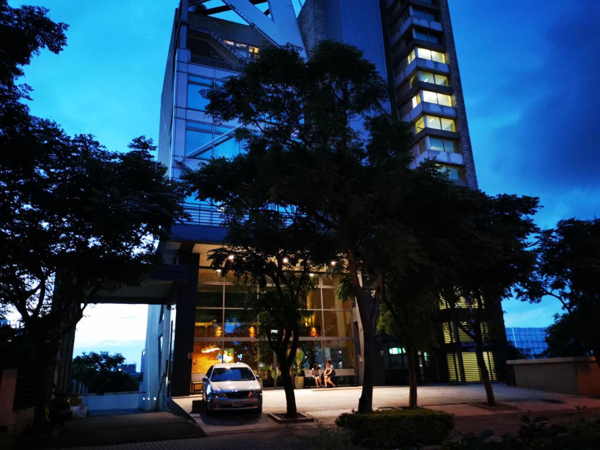 Bluewater Hotel Xpark Gloria Outlets Taoyuan Baseball Stadium - Housity