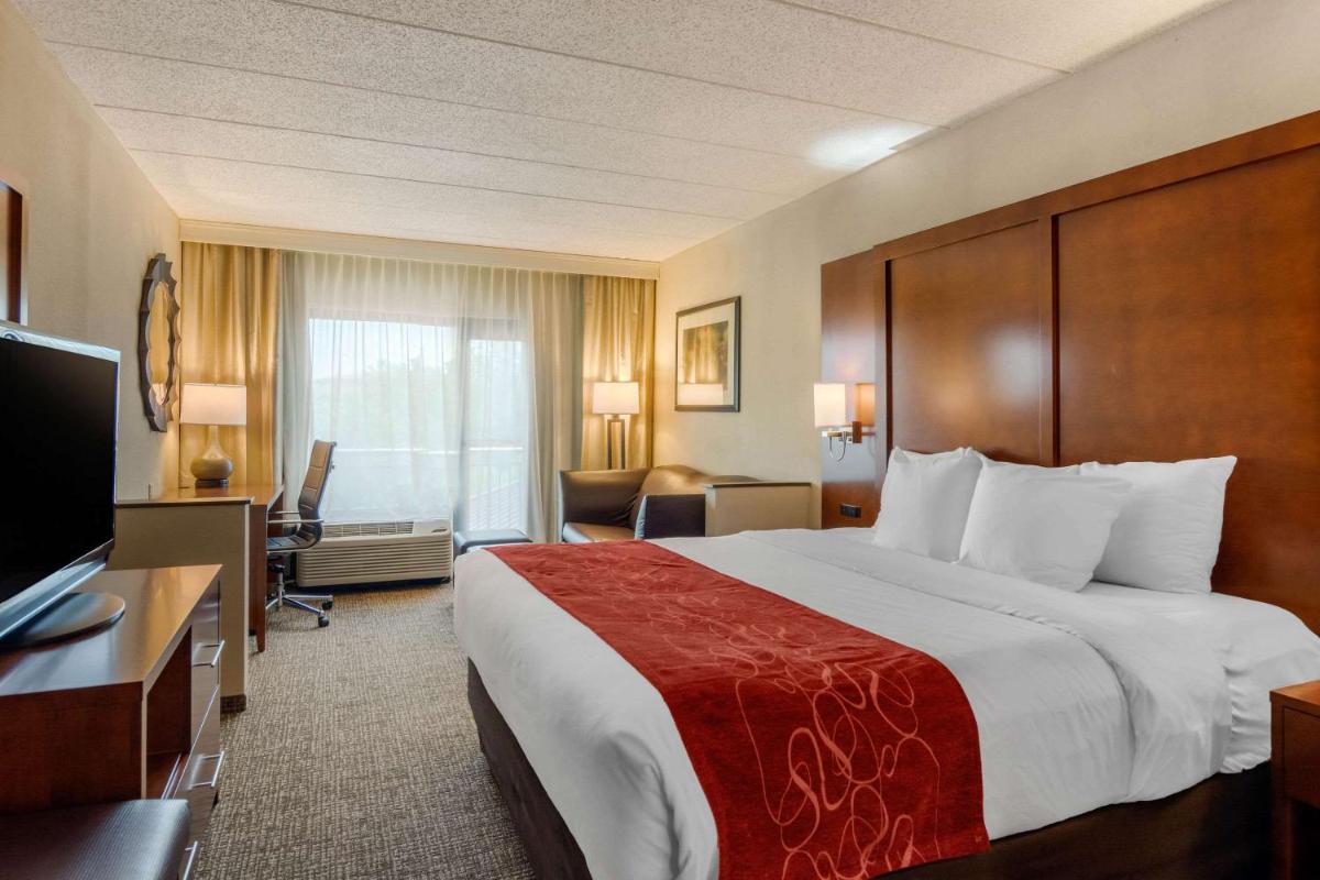 Comfort Suites Southpark - Housity