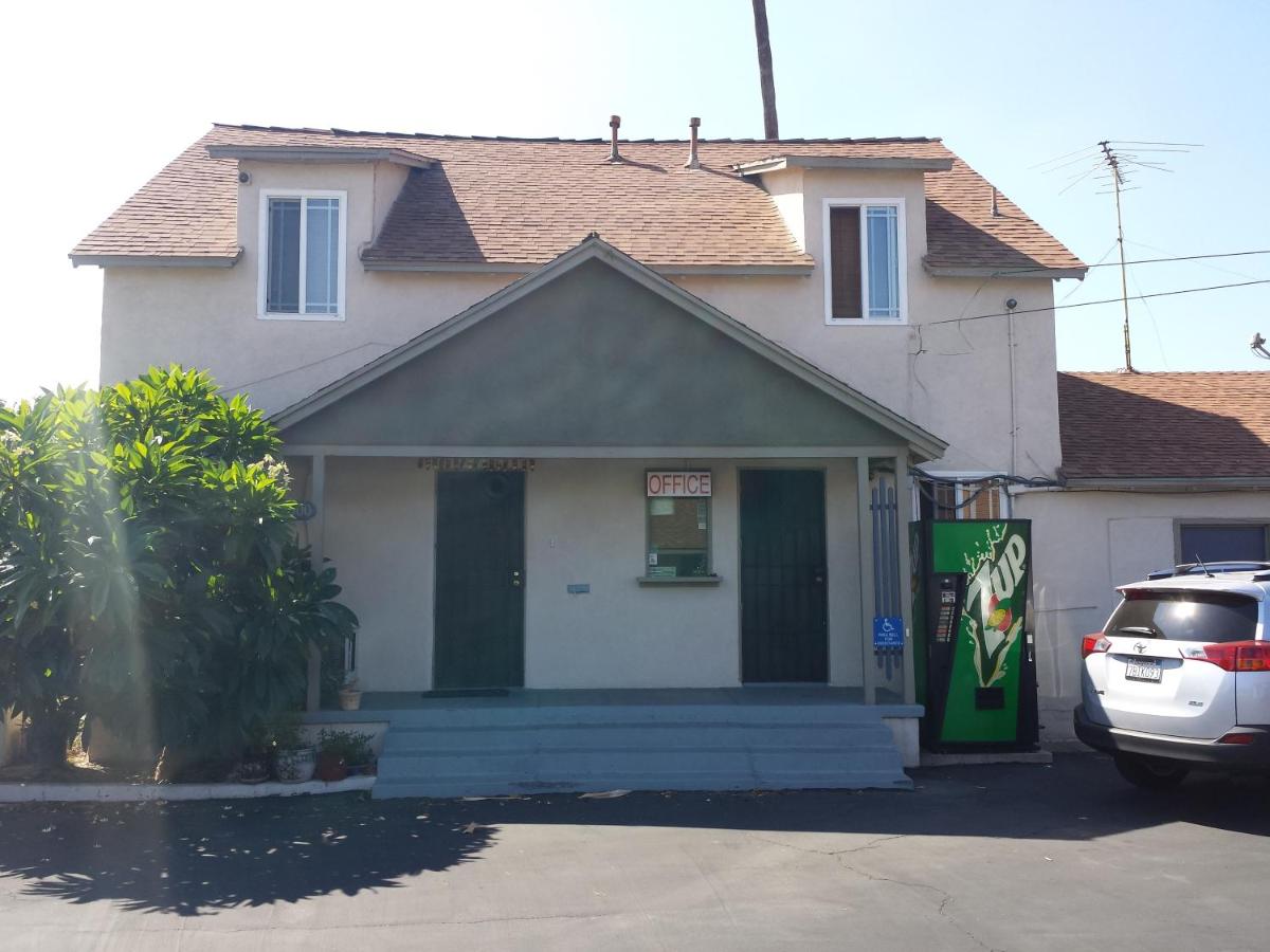 New Kansan Motel - Housity