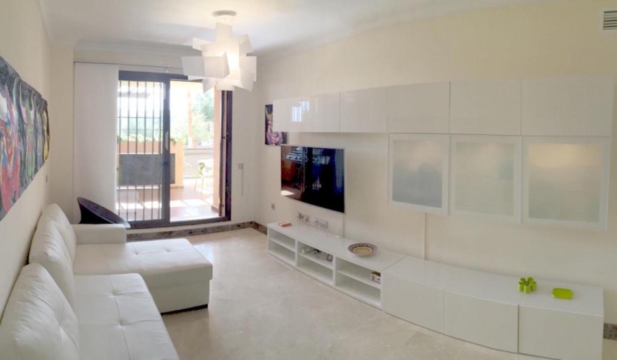 Modern Ground Floor Calanova Golf Apartment - Hizvo
