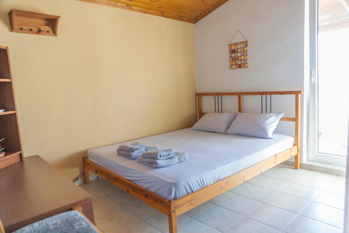 Attic Anemoessa - Housity