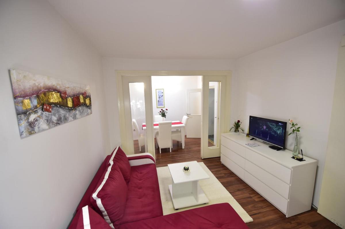 Gardos house above Danube - Housity