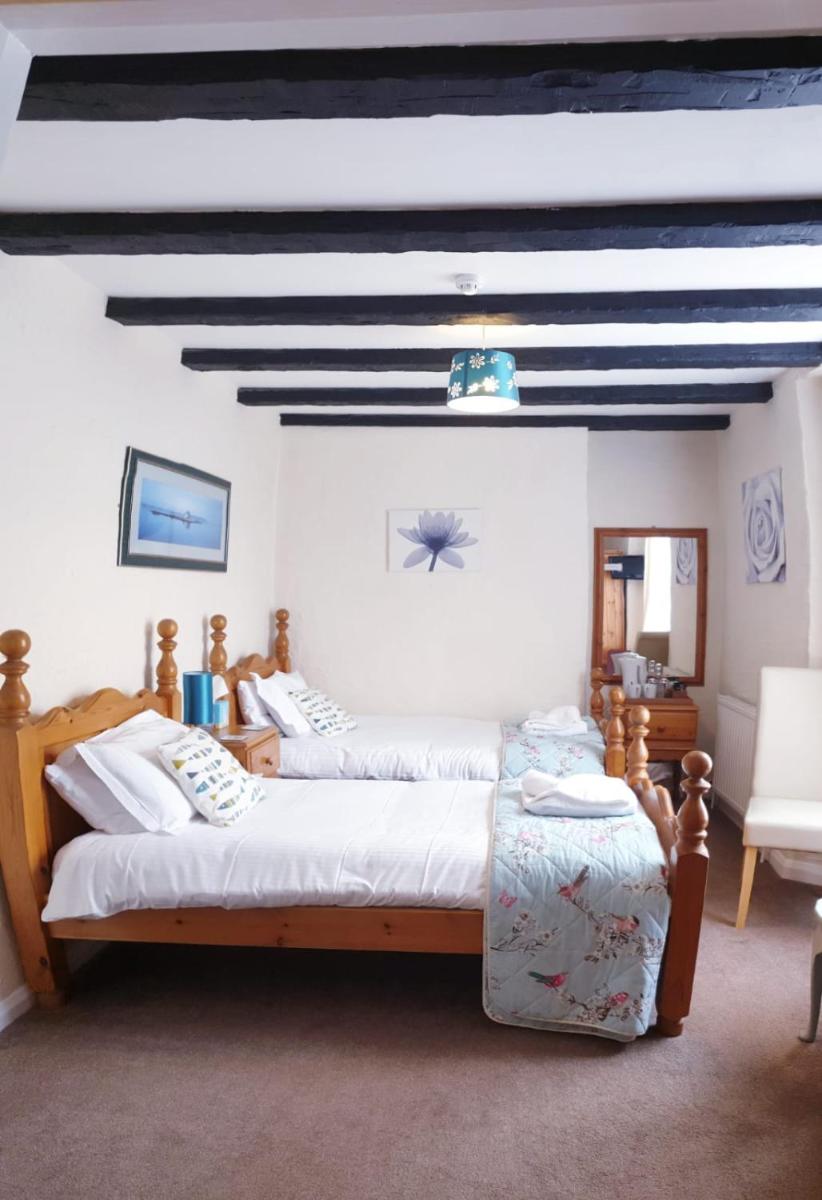 Jolly Sailor Inn - Housity