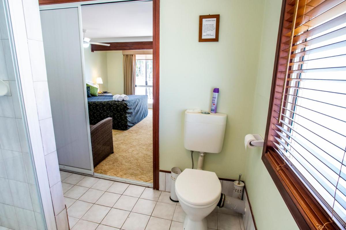 Ainslie Manor Bed and Breakfast - Housity