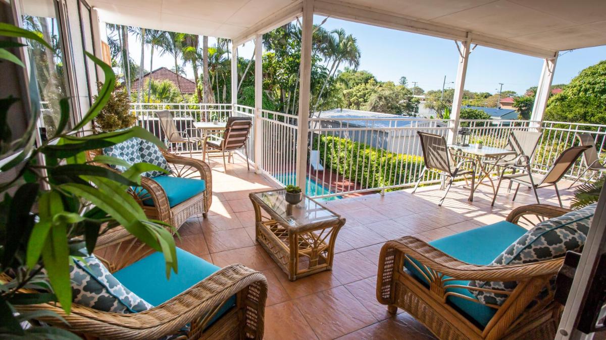 Ainslie Manor Bed and Breakfast - Housity