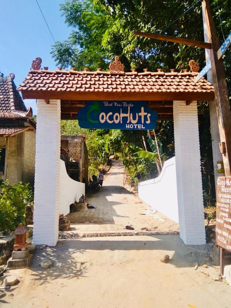 Cocohuts Hotel - Housity