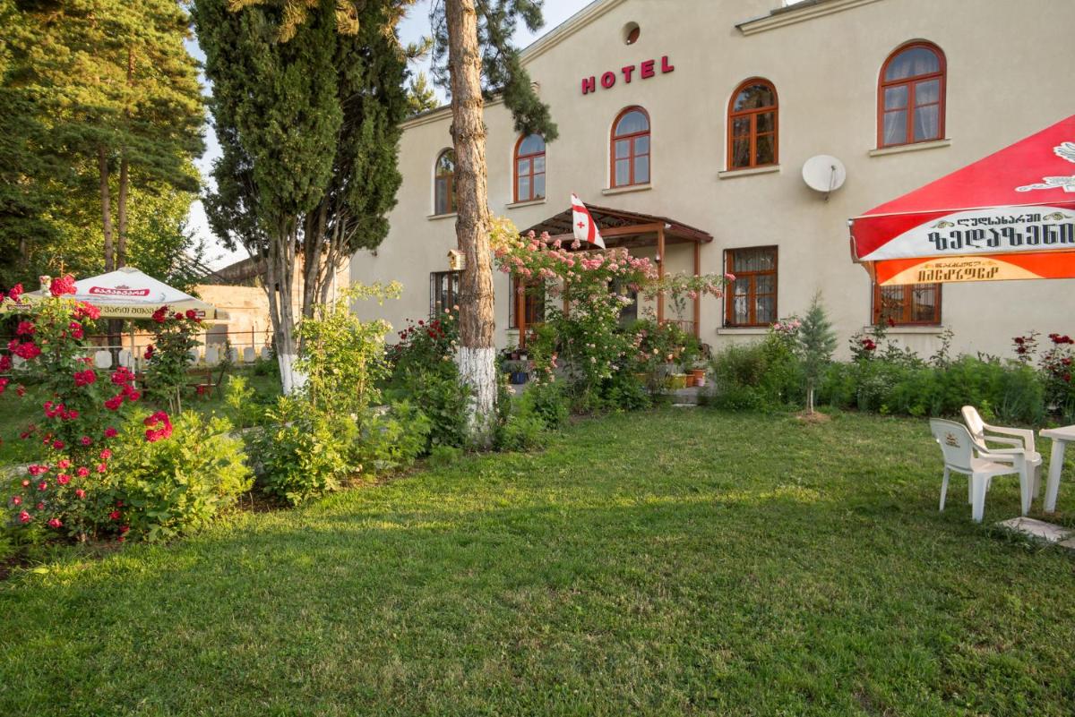 Hotel Kakhaberi - Housity