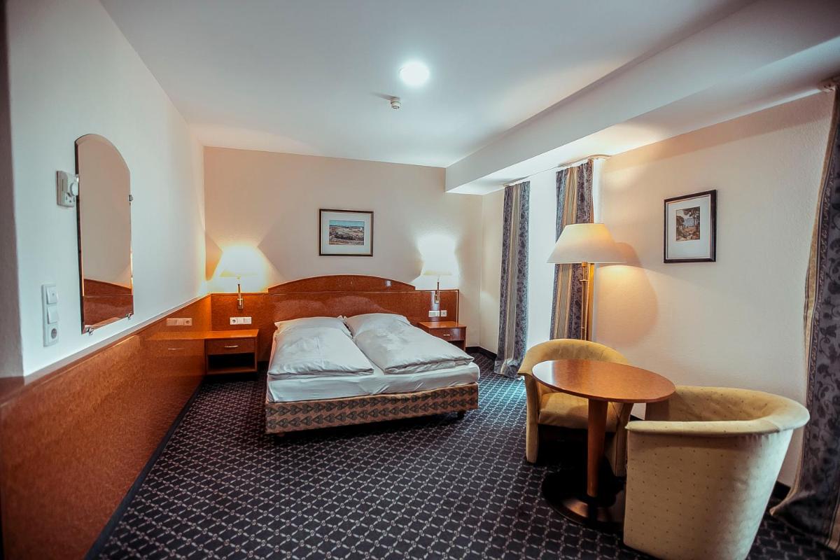 Shodlik Palace - Housity
