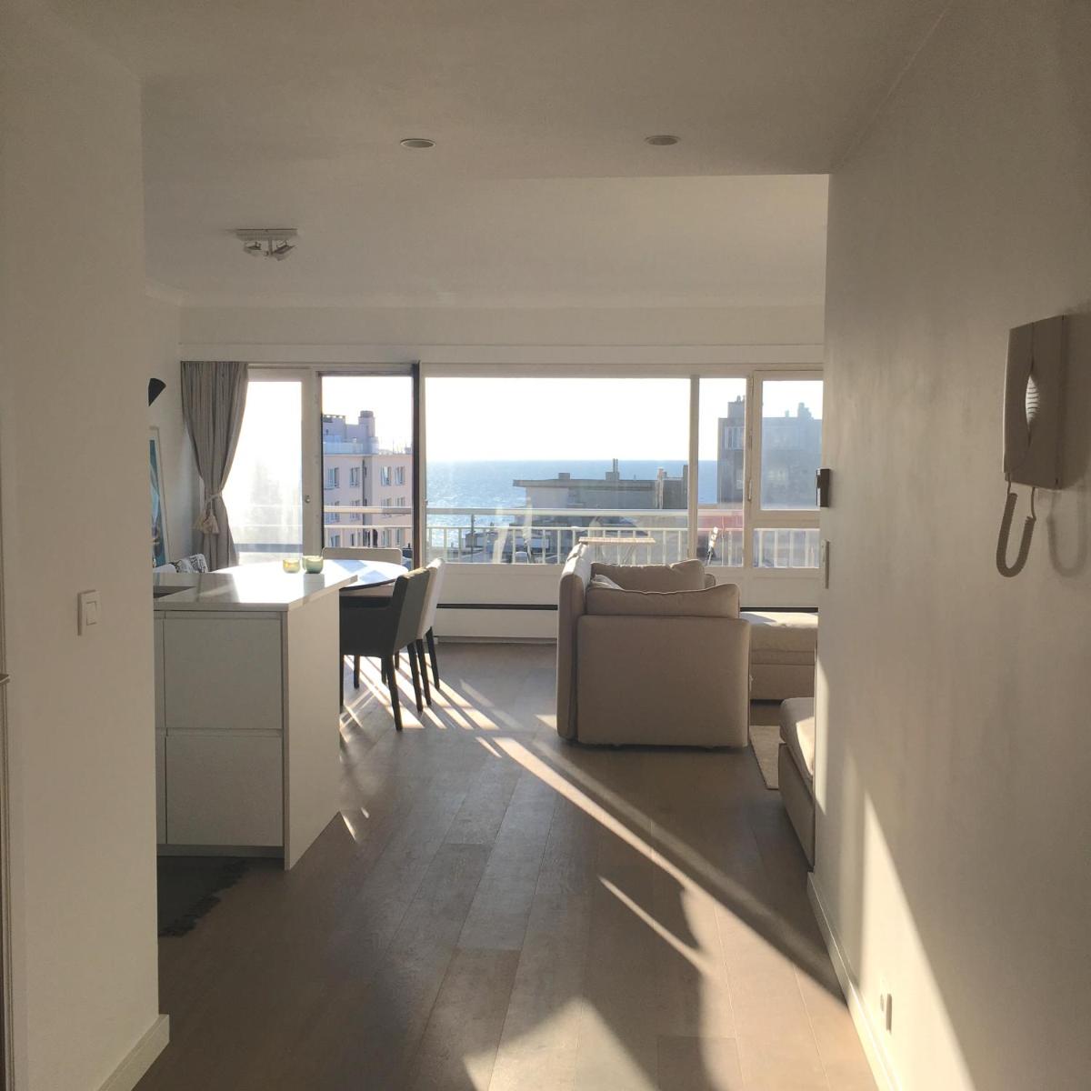sea and city view with double terrace Flat C Oostende - Housity