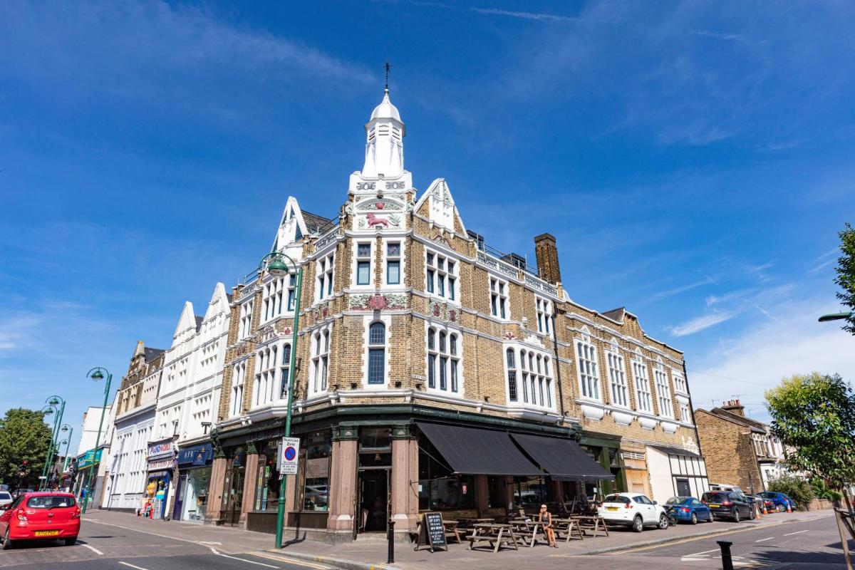 Red Lion - Housity