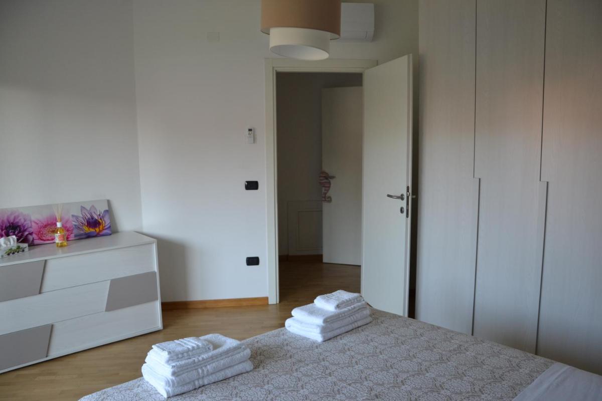 Apt. Acacia - Zona Ospedale Sant'Orsola e Fiera - Hizvo