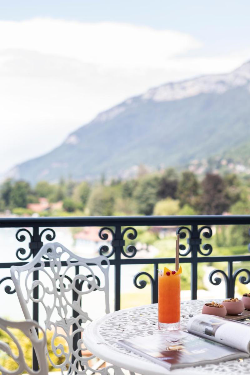 Vue générale sur la montagne ou vue sur la montagne depuis l'hôtel