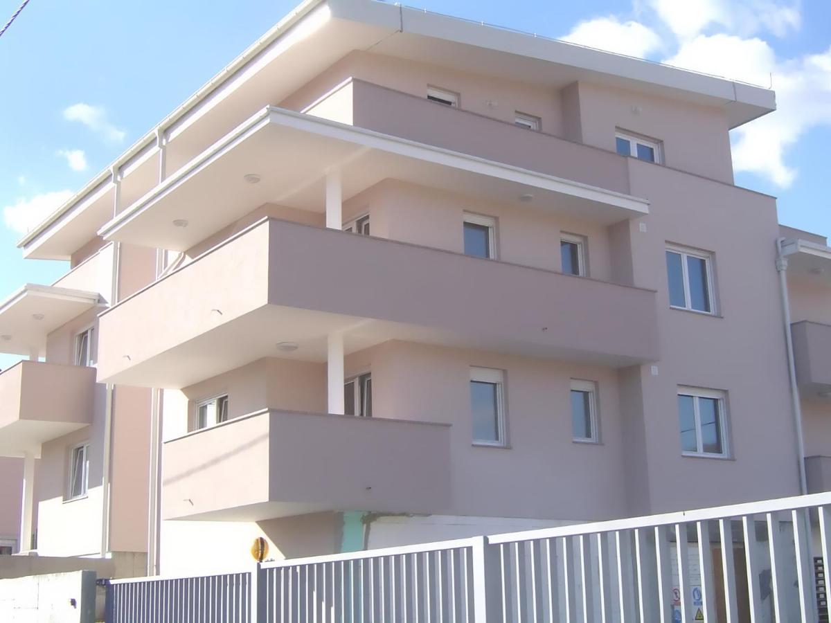 Apartmani Almica - Housity