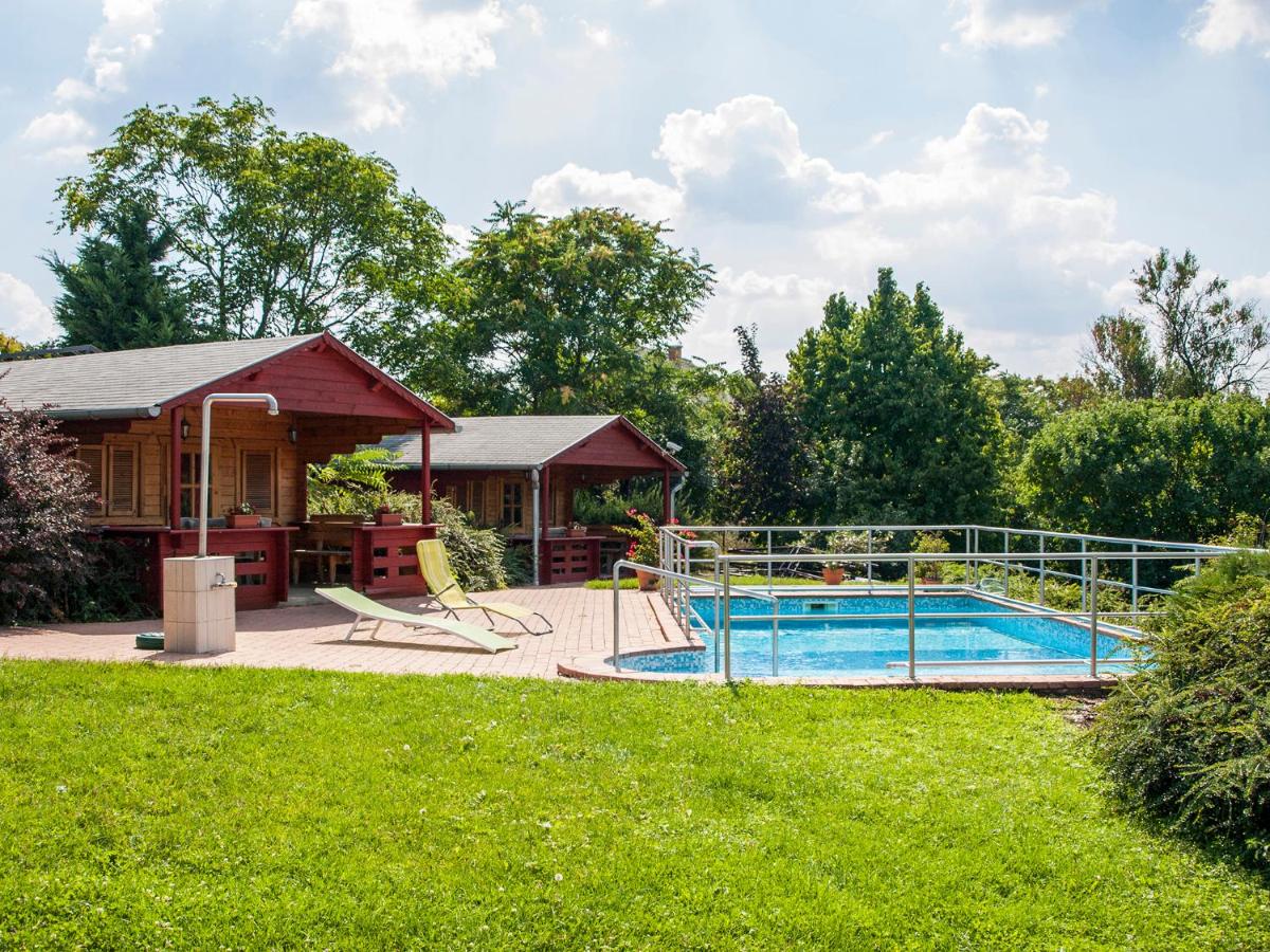 Dunai Gyöngy Vendégház - Housity