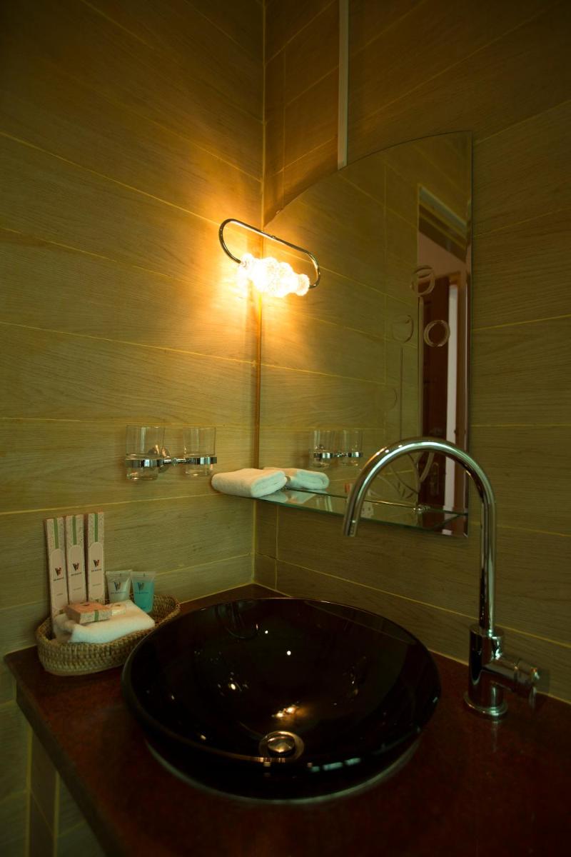Virtue Highland Hotel - Hizvo