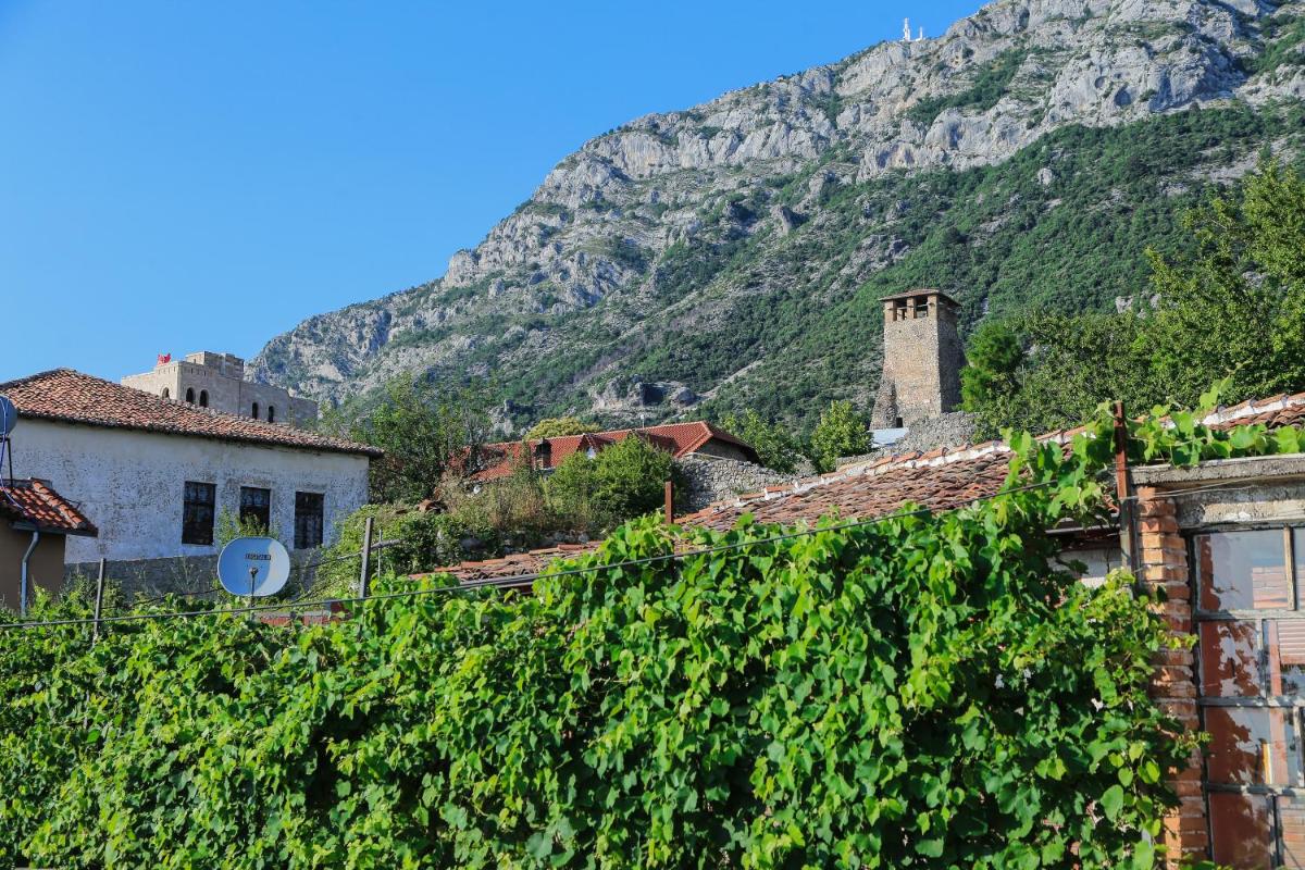 KALOSHI VILLA - Living in the Kruja Fortress - Housity
