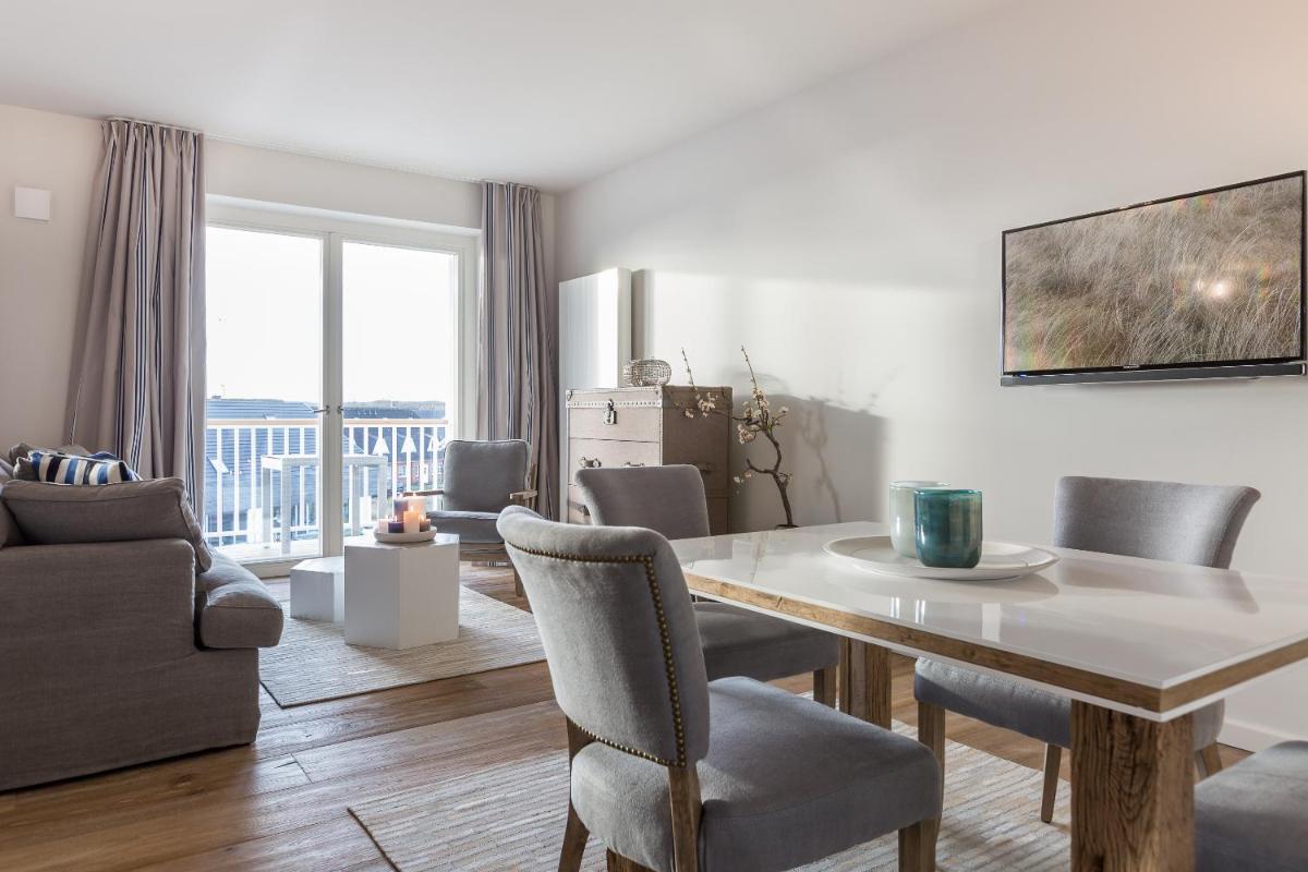 Easy Living - Housity