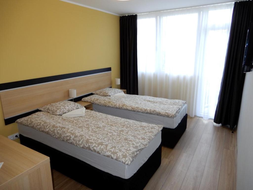 Rómahegy Rendezvényház - Housity