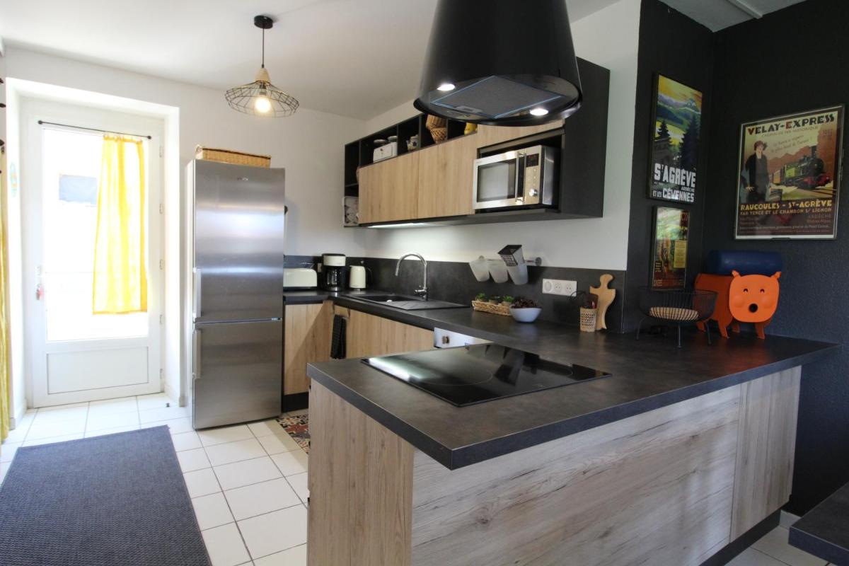 GITE chez Ginette 3 étoile 8 Personnes - Housity