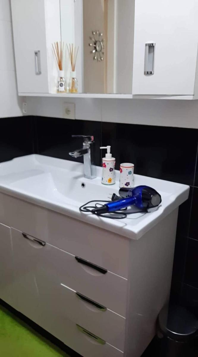 Newly renovated house - Housity