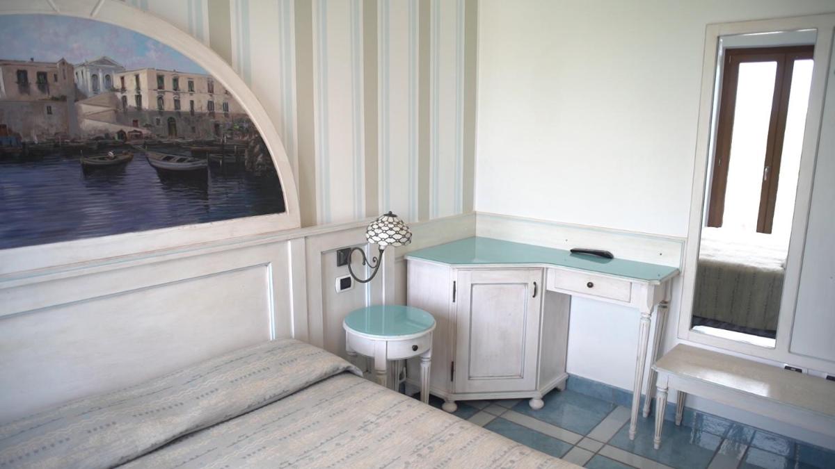 Hotel Isolabella - Housity