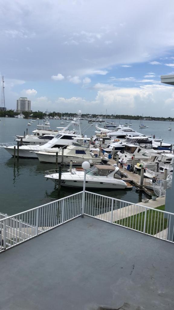 North Bay Village Apartment - Housity
