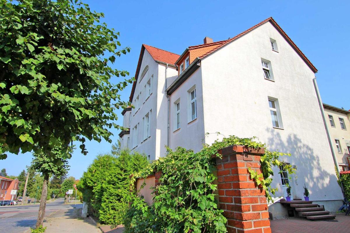 Ferienwohnungen Neustrelitz SEE 93 - Housity