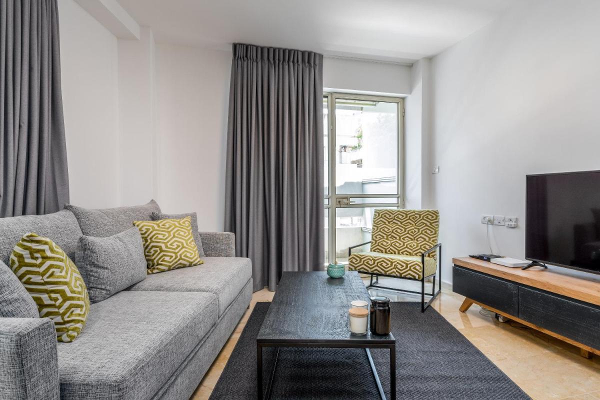 DIZENGOFF SQUARE superb 1 bedroom with balcony - Housity