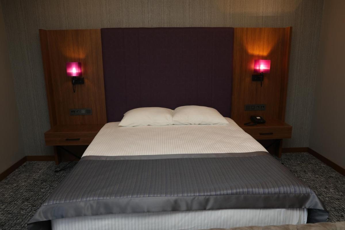 BUSINESSPALAS DELUXE - Housity