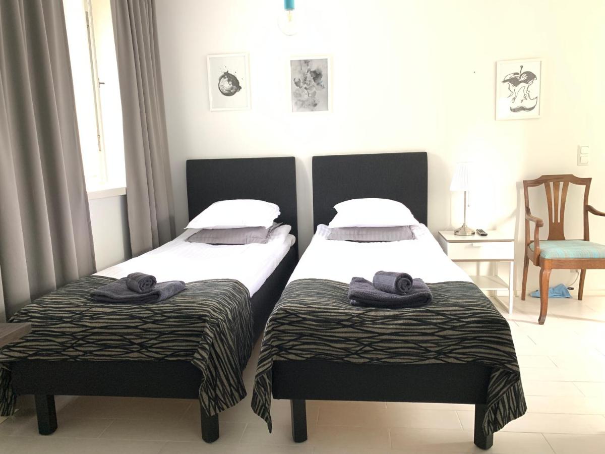 Green Door Apartments - Housity