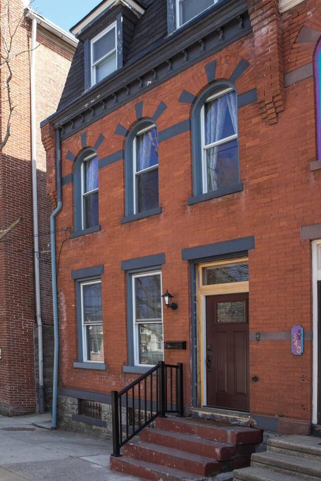 Cozy Hideaway in the Heart of Lancaster - Housity