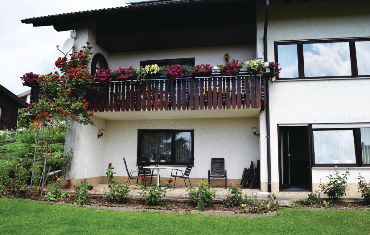 Amazing Apartment In Rickenbach - Housity